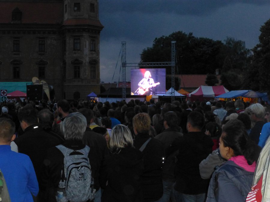 P1030516.JPG - Holešovská regata, koncert Jarka Nohavici