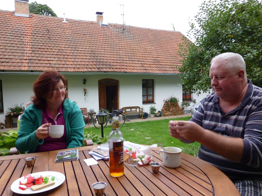 P1040456.JPG - Sázava, chalupa u kláštera